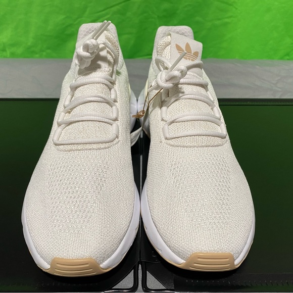 Women’s adidas swift run 2022 decon size 7 youth women size 9 *BRAND NEW* - Picture 2 of 8